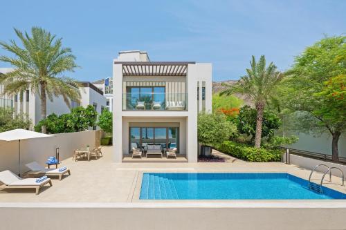 Address Beach Resort Fujairah private infinity pool suite overlooking Indian Ocean