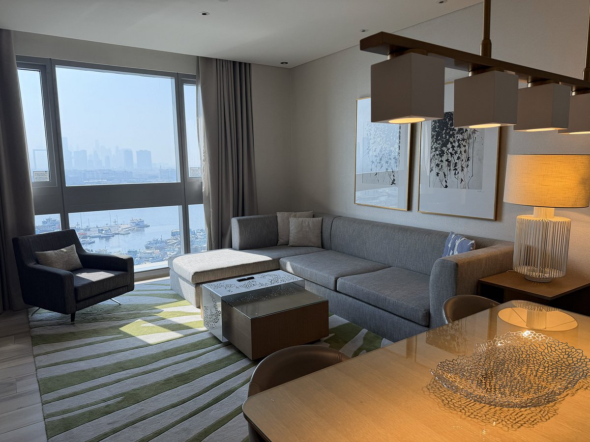 Al Bandar Arjaan Downtown Dubai apartment with full kitchen and Burj Khalifa view