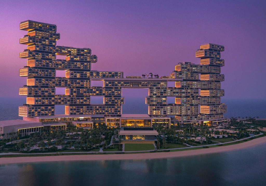 Atlantis The Royal Dubai bachelorette mega-resort with Cloud22 rooftop pool 17 restaurants Gohan brunch
