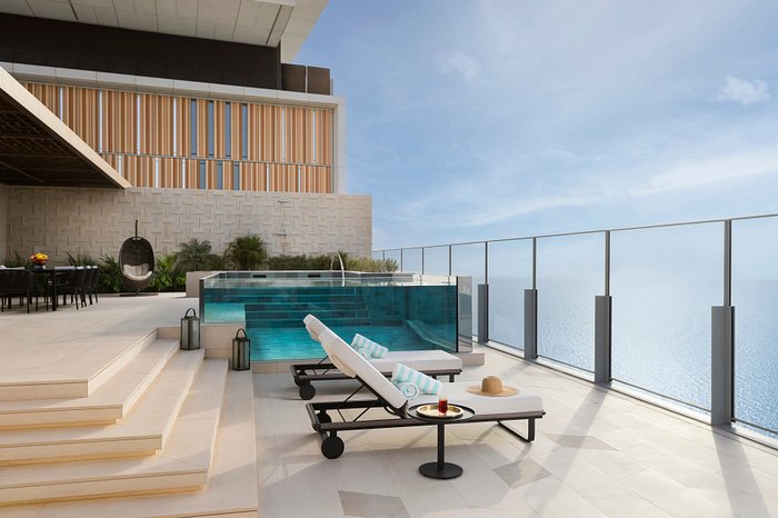 Atlantis The Royal Dubai private infinity pool on balcony overlooking Palm Jumeirah