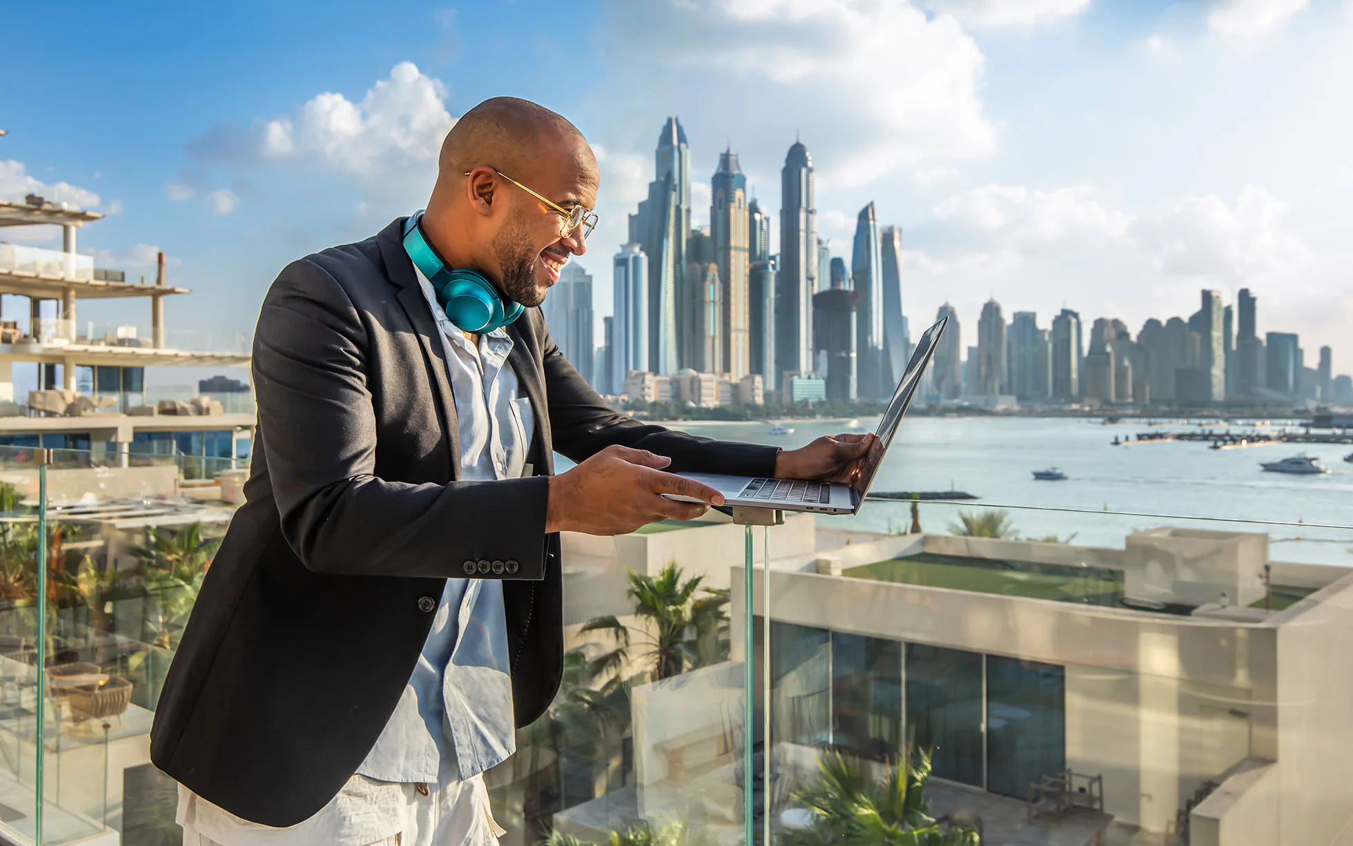 Best Dubai hotels digital nomads 2026 coworking JLT Business Bay Downtown
