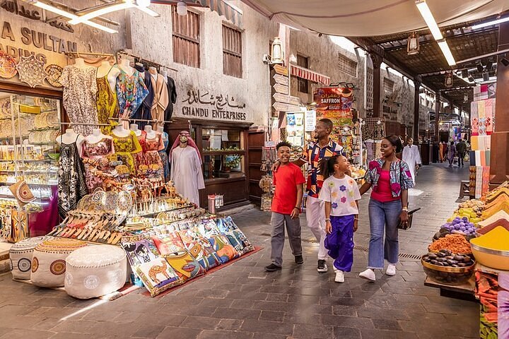 Four Points by Sheraton Bur Dubai mid-budget hotel best textile souk Meena Bazaar walkable