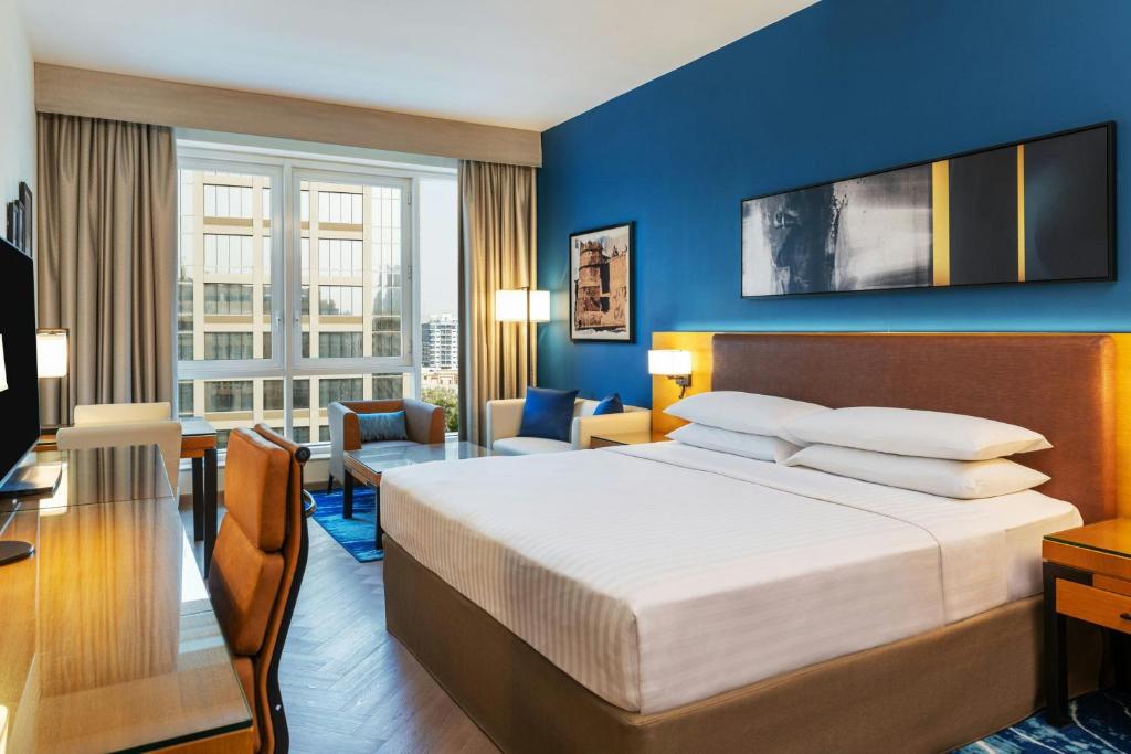 Four Points by Sheraton Bur Dubai best hotel for Pakistani tourists Meena Bazaar Pakistani Consulate