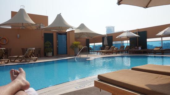 Four Points by Sheraton Bur Dubai best Marriott Bonvoy value rooftop pool BurJuman Metro