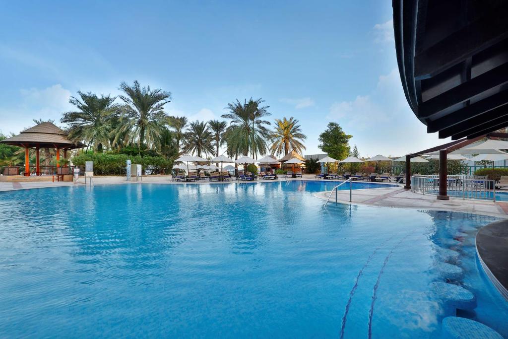 Hilton Dubai Jumeirah cheap 5 star JBR beach Hilton Honors Marina Walk