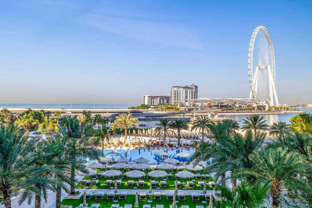 Hilton Dubai Jumeirah with direct access to JBR beach from hotel grounds