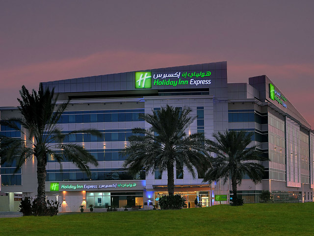 Holiday Inn Express Dubai Airport hotel and rooftop