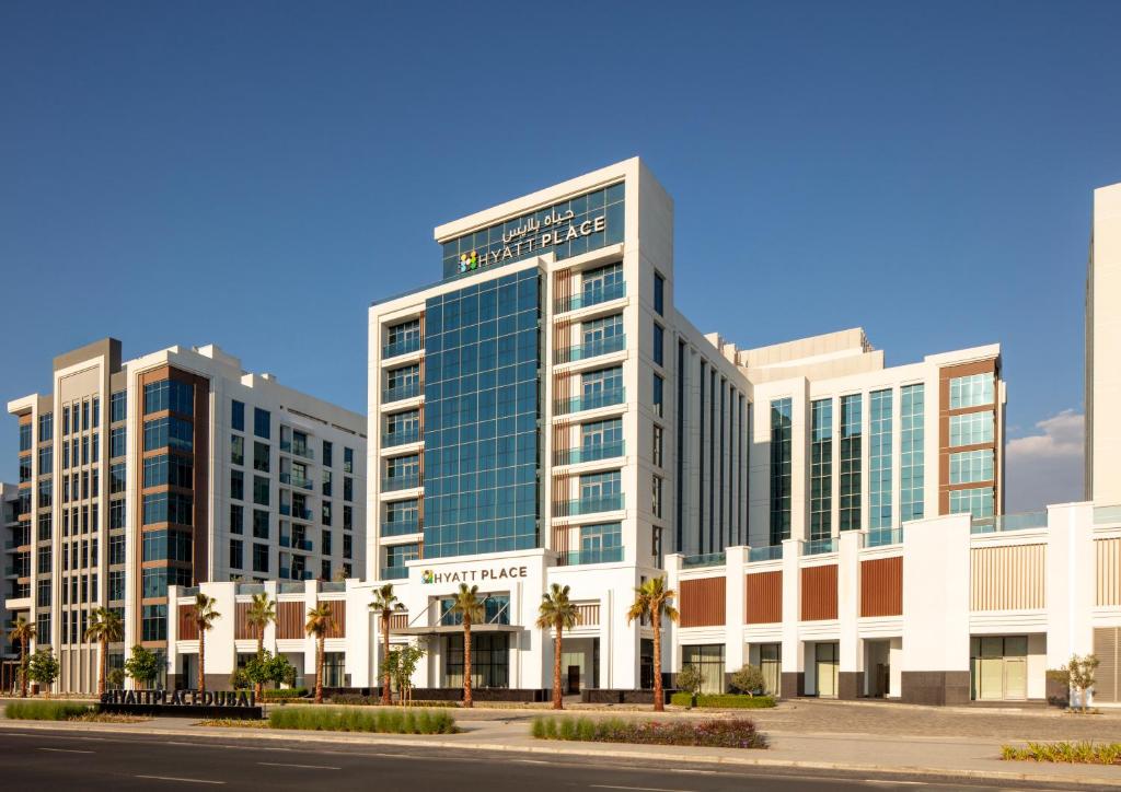 Hyatt Place Dubai Jumeirah Residences for family long stay with full kitchen and separate bedroom