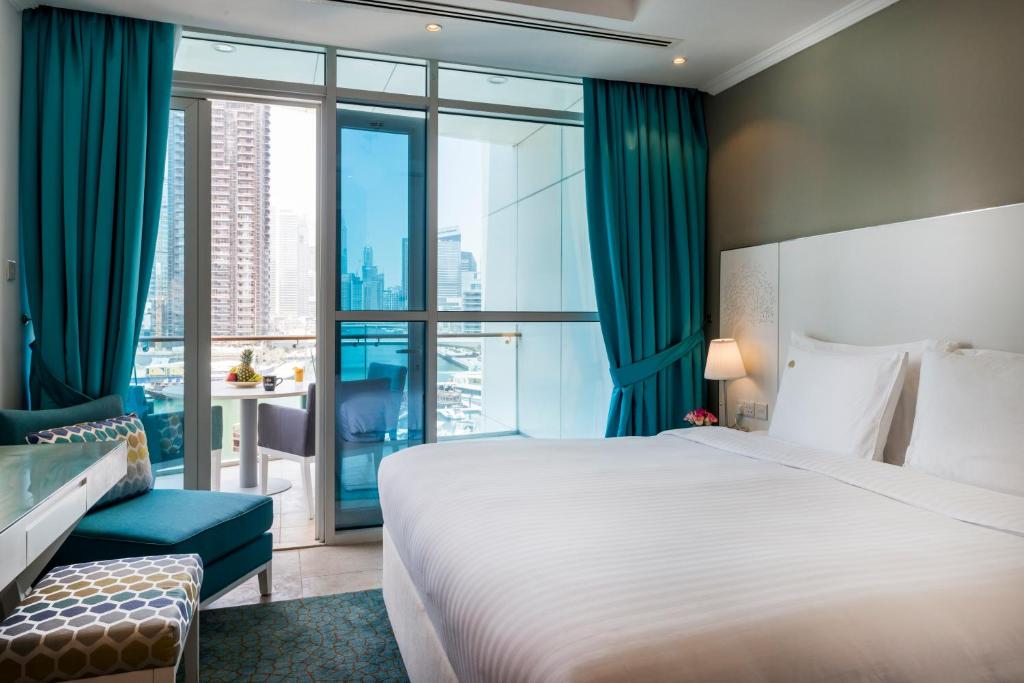 Jannah Marina Bay Suites Dubai for conservative modest solo female travelers with halal alcohol free environment