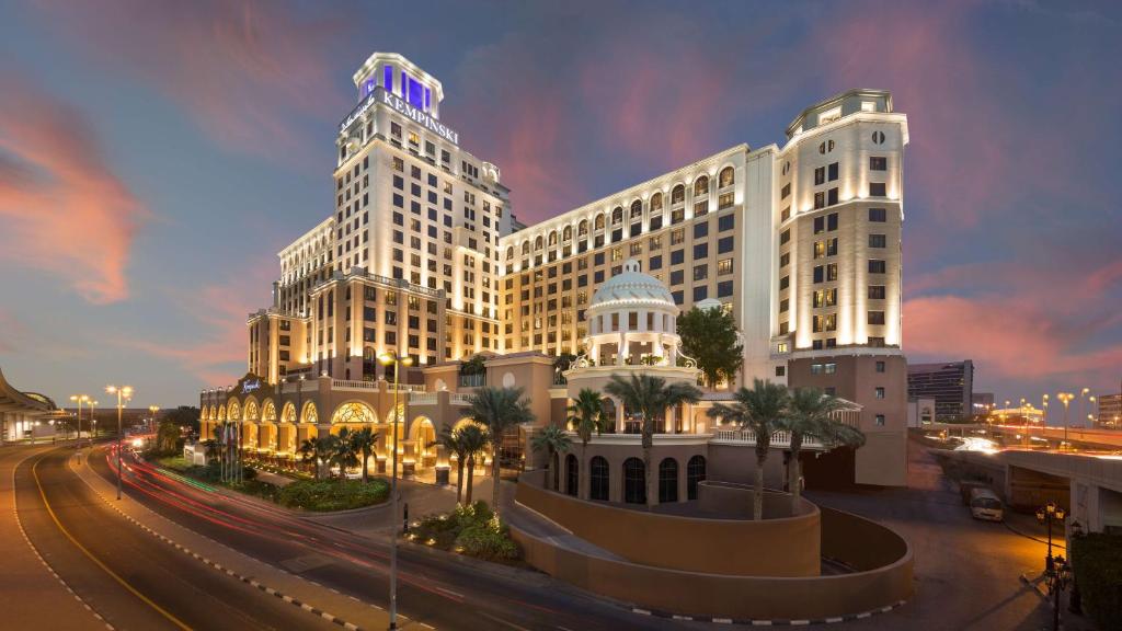 Kempinski Central Avenue Dubai with Burj Khalifa and fountain views for DSF