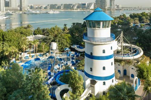 Le Meridien Mina Seyahi Dubai Russian speaking staff beach resort Marina