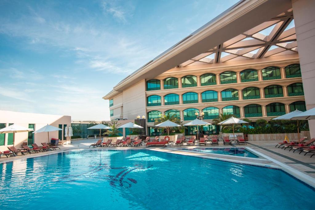 Movenpick Grand Al Bustan Dubai stopover hotel with day use rates 5 minutes from DXB airport