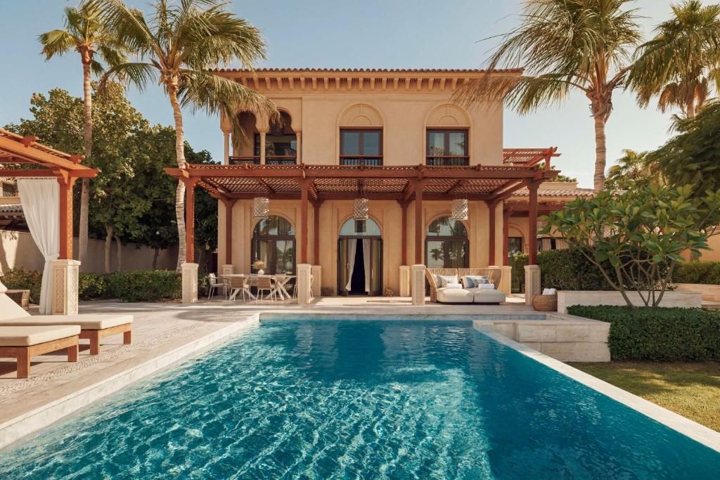 One&Only The Palm Dubai Moorish palace resort with private beach, pool and Dubai skyline views