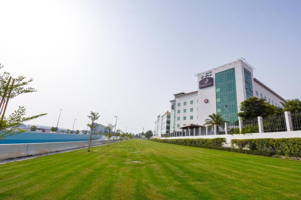 Premier Inn Dubai Airport Free Zone Filipino Philippine Airlines Cebu Pacific