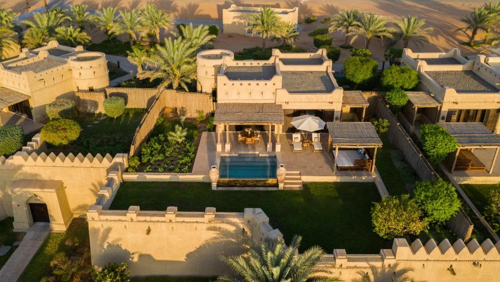 Anantara Qasr al Sarab desert resort Liwa Empty Quarter best dramatic dunes palace architecture