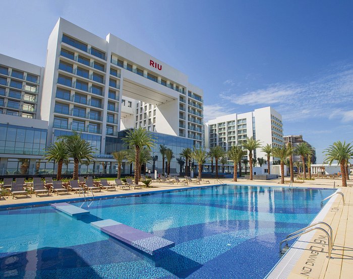 Hotel Riu Dubai ground floor room with direct access to Deira Islands beach