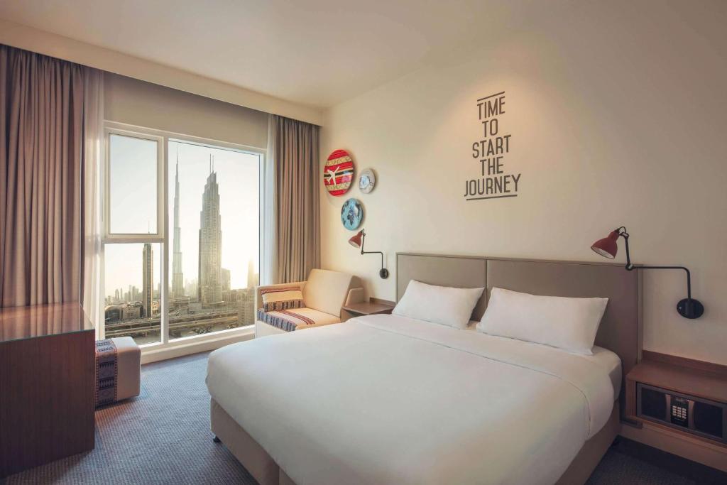 Rove Downtown Dubai best solo female traveler hotel with 24 hour reception walkable to Burj Khalifa