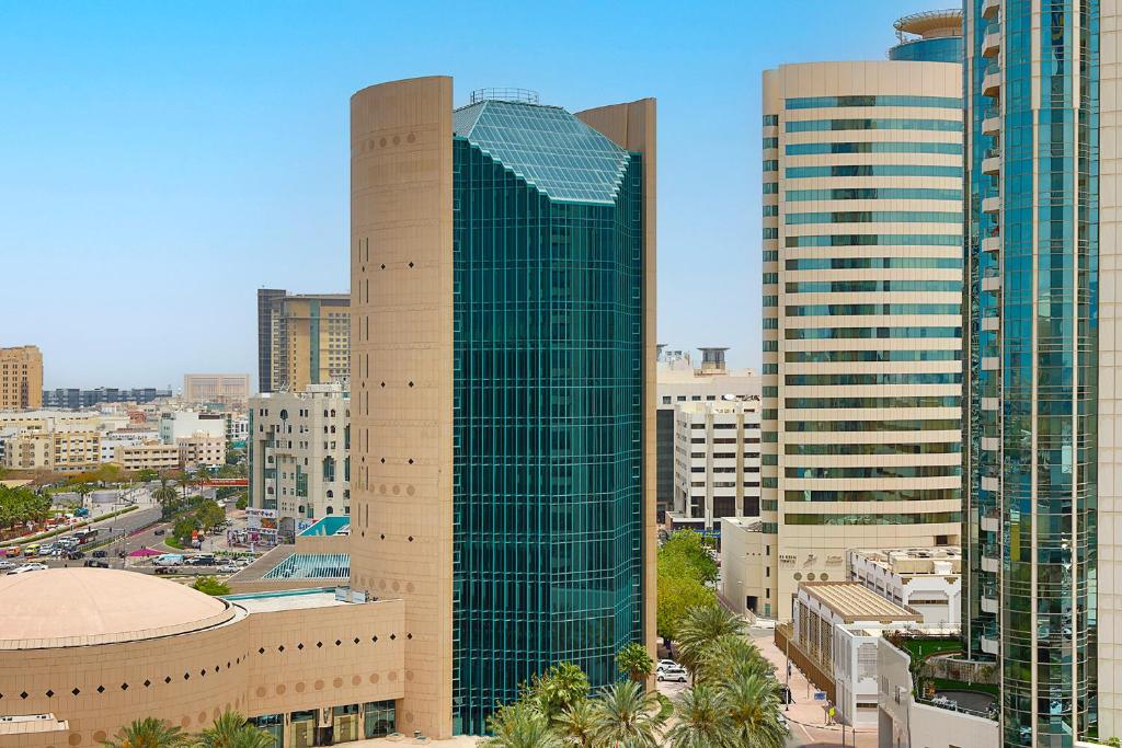 Sheraton Dubai Creek Hotel best Marriott Bonvoy Old Dubai 5 star with Creek views