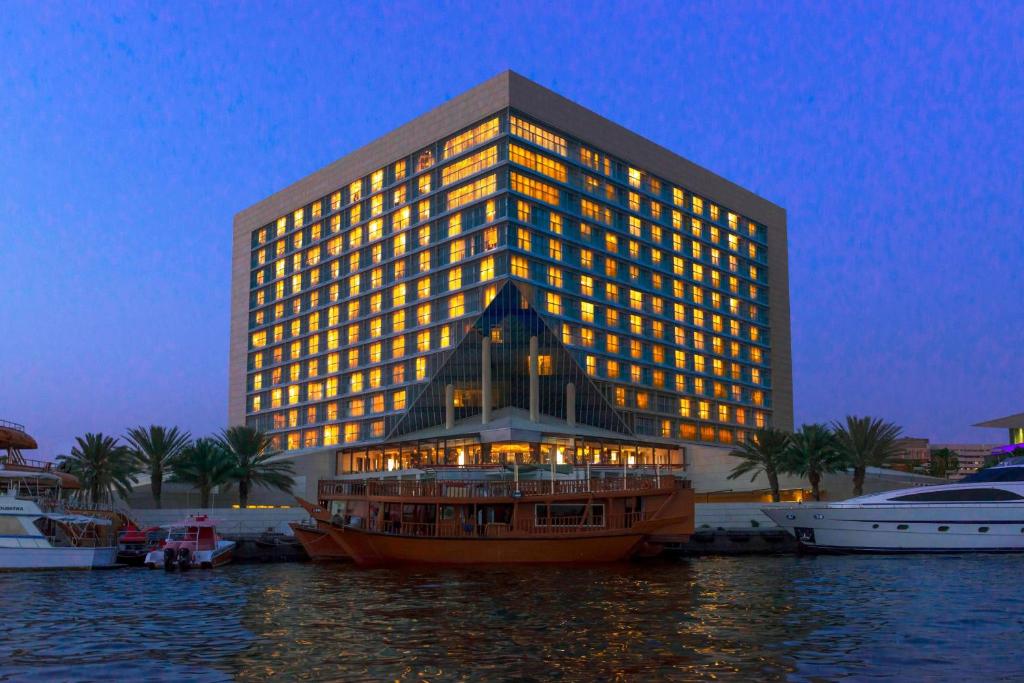 Sheraton Dubai Creek best Marriott Bonvoy Pakistani cultural Old Dubai abra Gold Souk