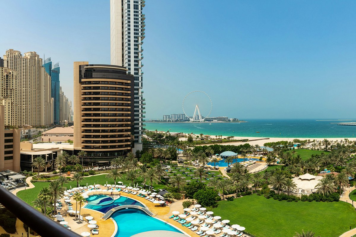 Sheraton Grand Hotel Dubai cheap 5 star Marriott Bonvoy Sheikh Zayed Road Metro