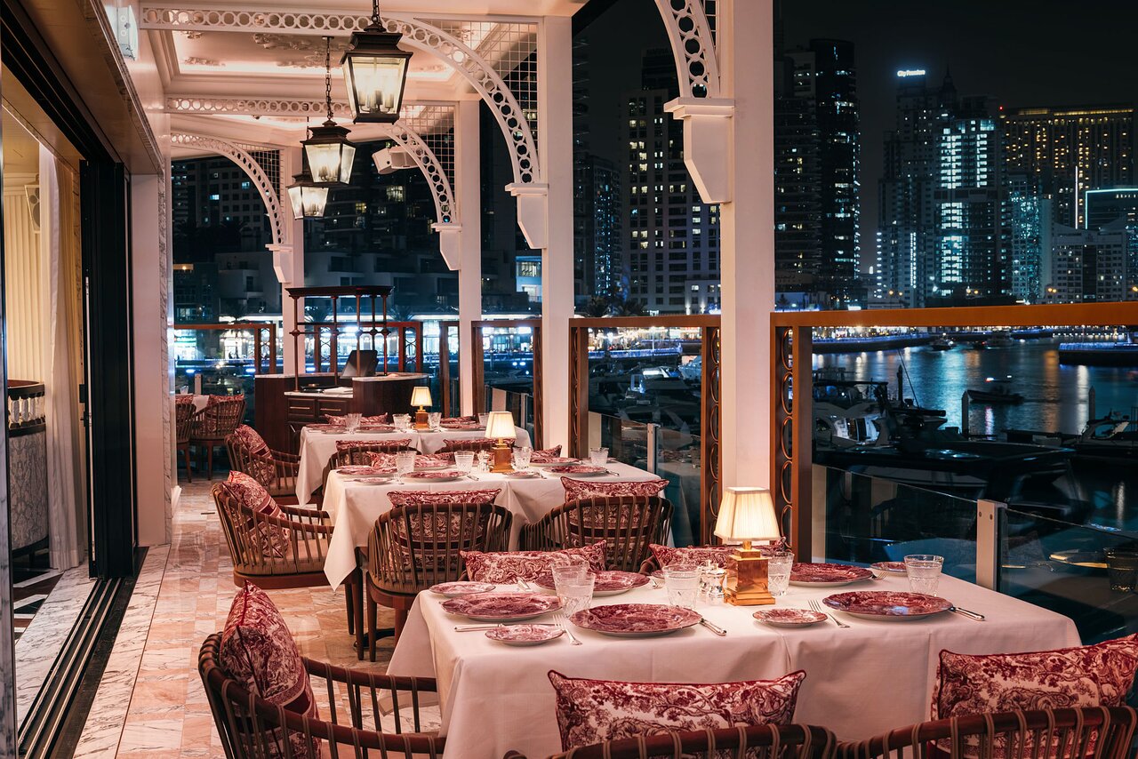 Wyndham Dubai Marina JLT Russian cafes bakeries mid-range hotel